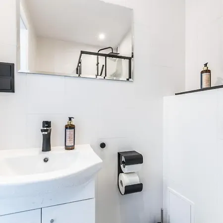 Rent Like - Kniaziewicza 32/34 * Wroclaw